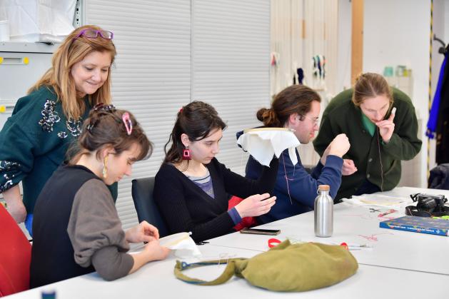 Techniques de broderie armenienne © Beryl Libault