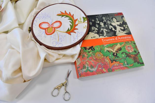Techniques de broderie armenienne © Beryl Libault